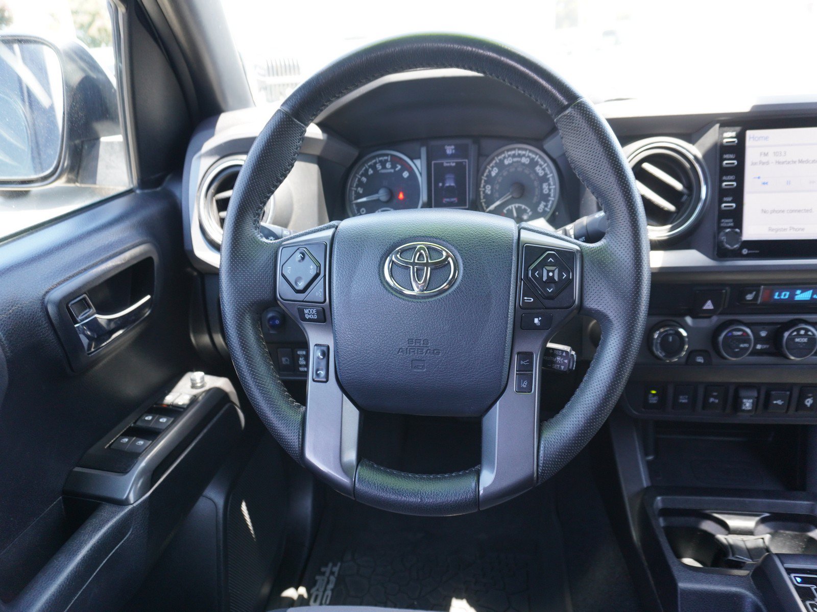 Used 2020 Toyota Tacoma TRD Sport w/ Technology Package AWD/4WD image 15