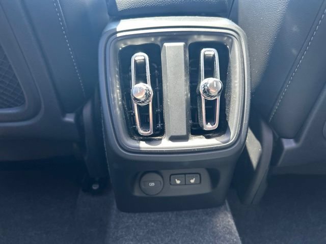 Certified 2025 Volvo XC40 B5 Core AWD/4WD image 18
