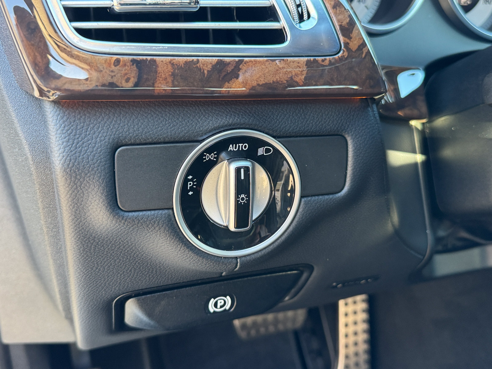 Used 2013 Mercedes-Benz CLS 550 image 18