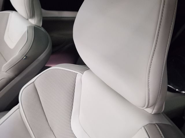 New 2025 Volvo EX90 Plus AWD/4WD image 15