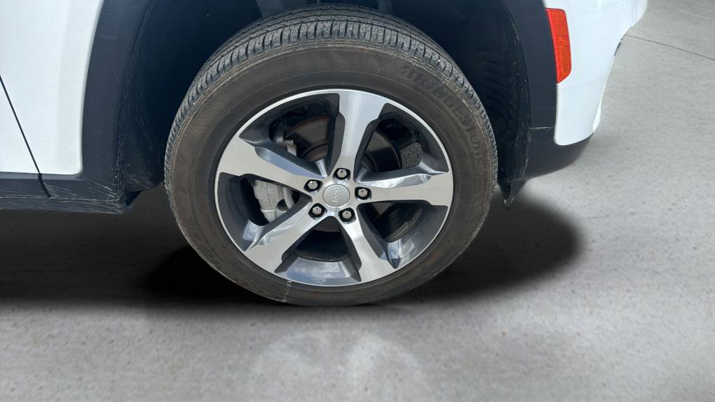 Used 2023 Jeep Grand Cherokee Limited image 28