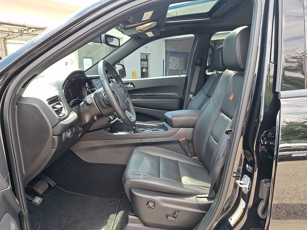 Used 2025 Dodge Durango GT AWD/4WD image 11
