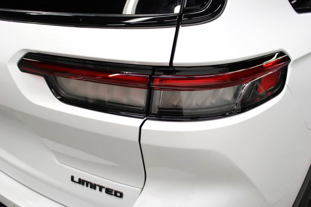 New 2025 Jeep Grand Cherokee L Limited w/ Black Appearance Package image 41