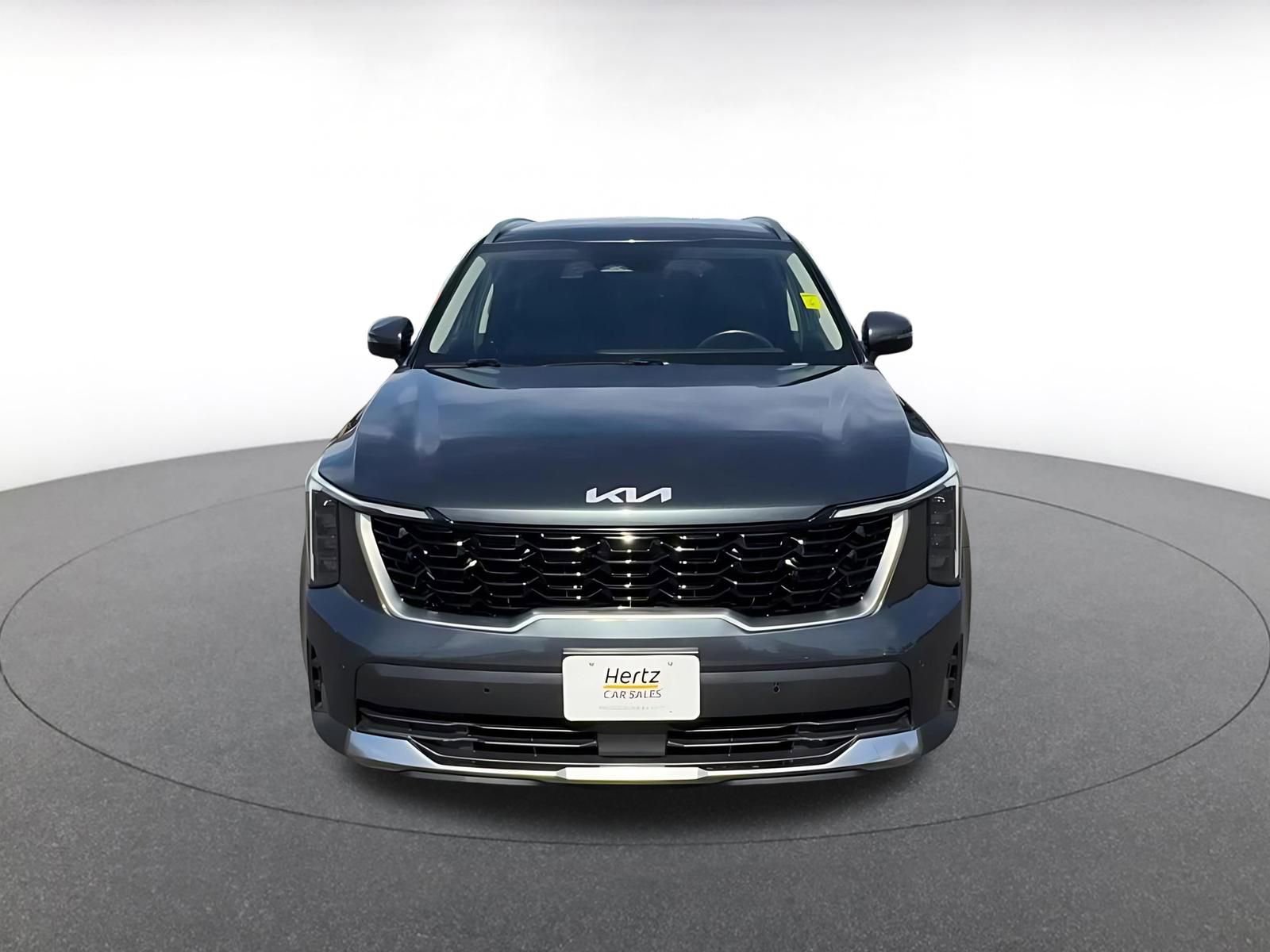 Used 2024 Kia Sorento S image 4