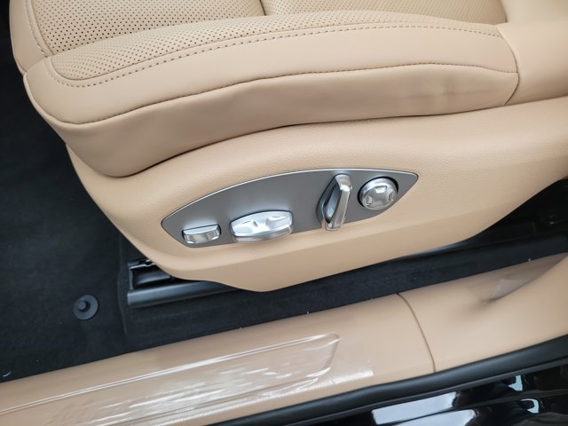Used 2026 Porsche Macan AWD/4WD image 24