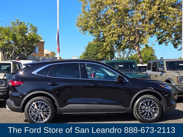 New 2025 Ford Escape SE image 9
