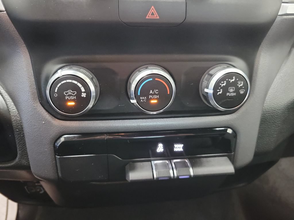 Used 2022 RAM 1500 Big Horn AWD/4WD image 35