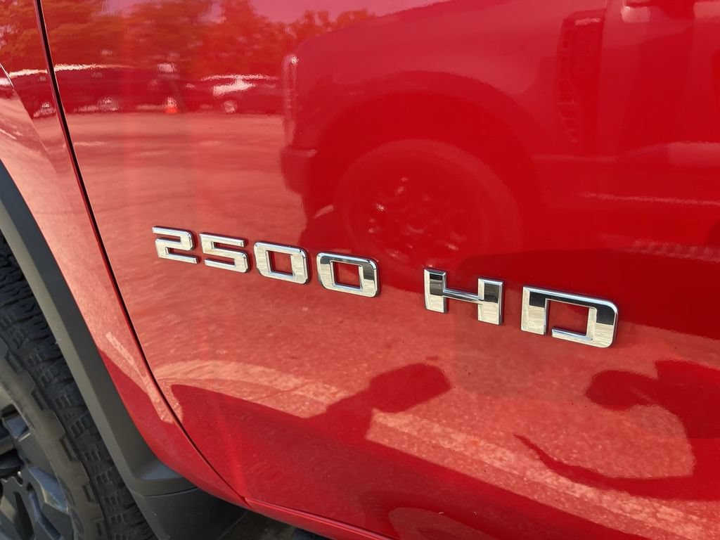 Used 2025 Chevrolet Silverado 2500 Custom w/ Custom Value Package AWD/4WD image 4