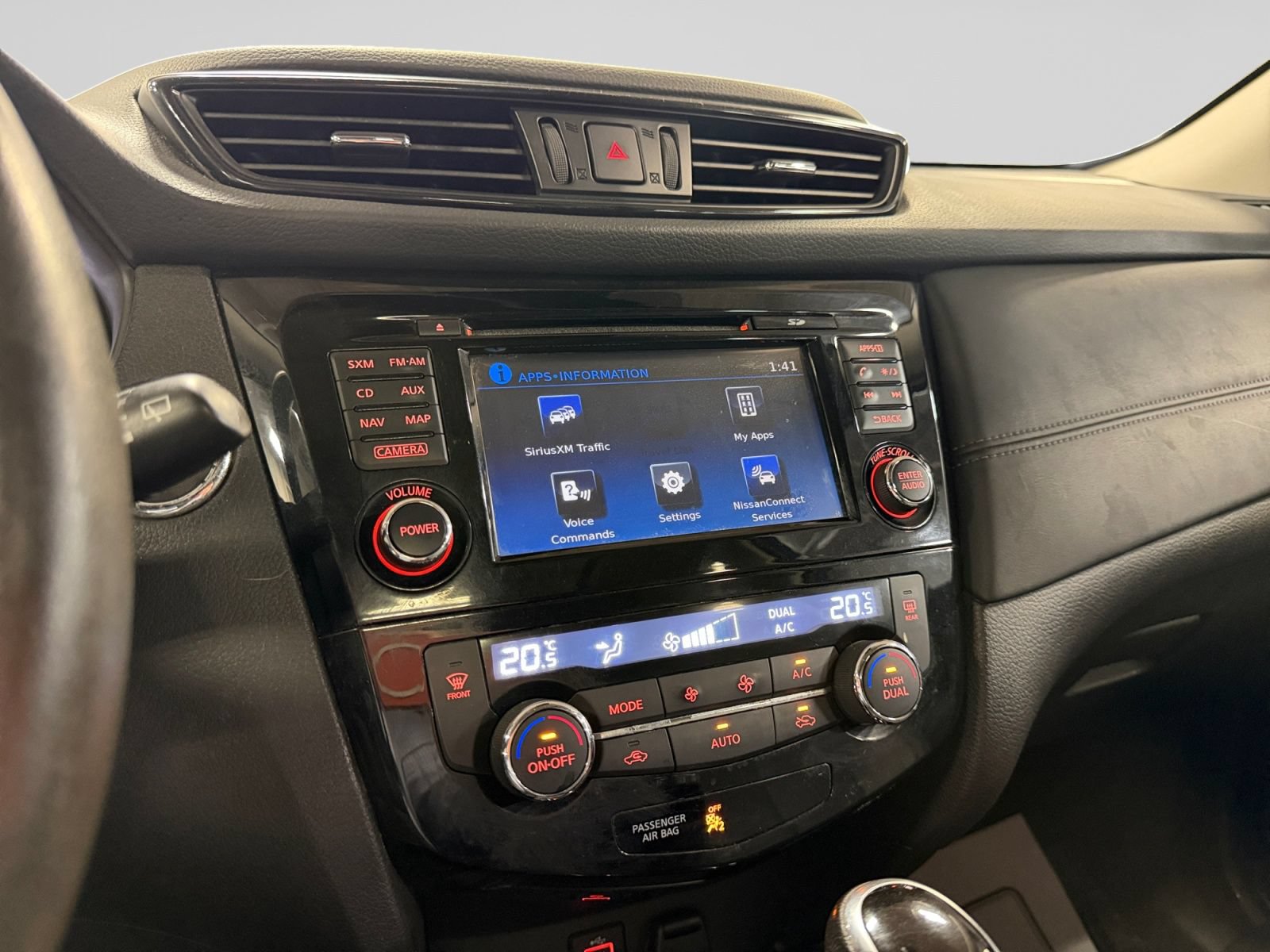 Used 2017 Nissan Rogue S AWD/4WD image 28
