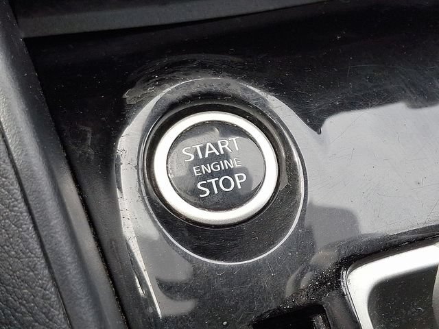 Used 2024 Nissan Versa SV FWD image 23