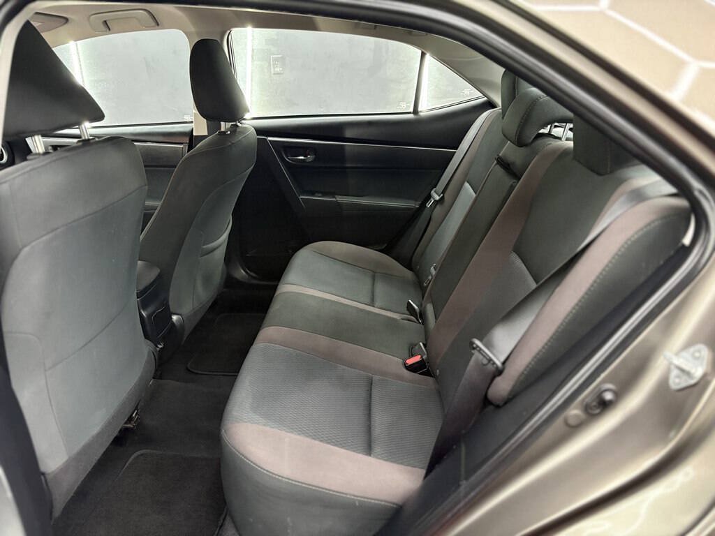 Used 2017 Toyota Corolla LE FWD image 10