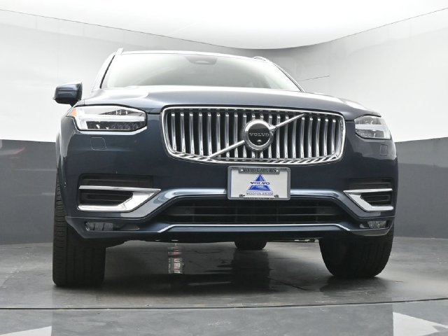 Used 2025 Volvo XC90 B5 Plus w/ Protection Package Premier AWD/4WD image 11