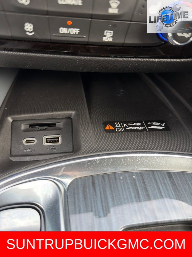 Used 2024 Buick Enclave Essence image 26