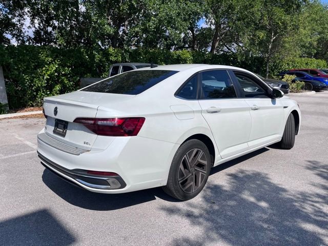 Used 2023 Volkswagen Jetta SEL image 4
