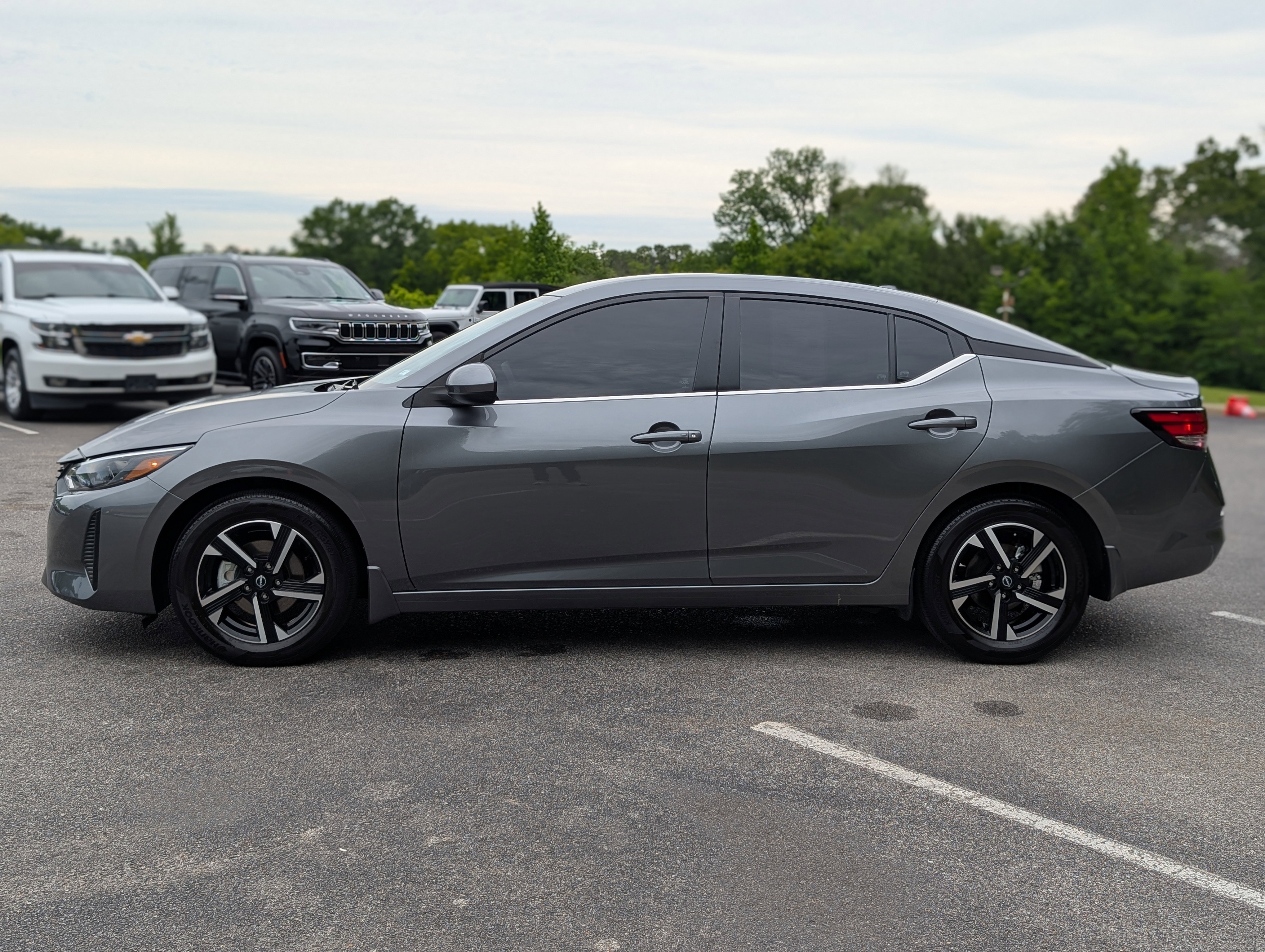 Used 2025 Nissan Sentra SV w/ All-Weather Package FWD image 6