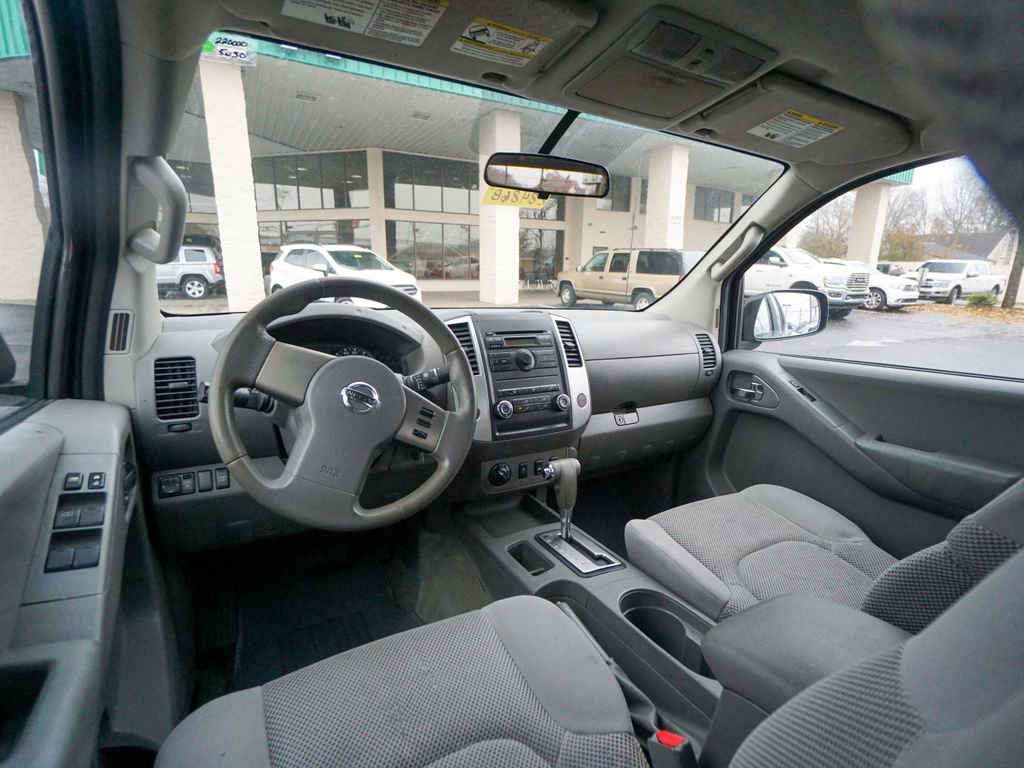 Used 2012 Nissan Frontier SV image 13