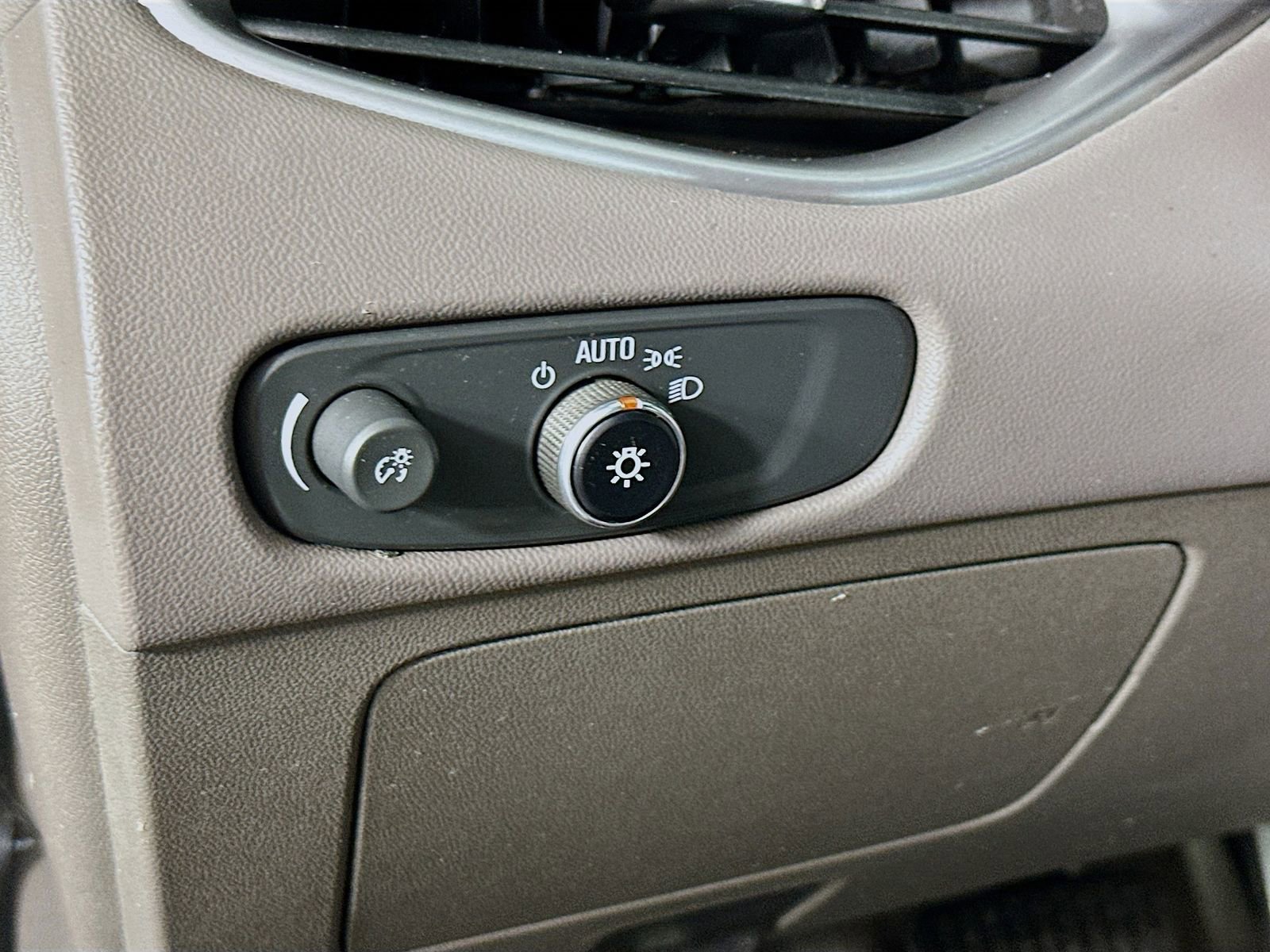 Used 2016 Chevrolet Malibu LS image 11