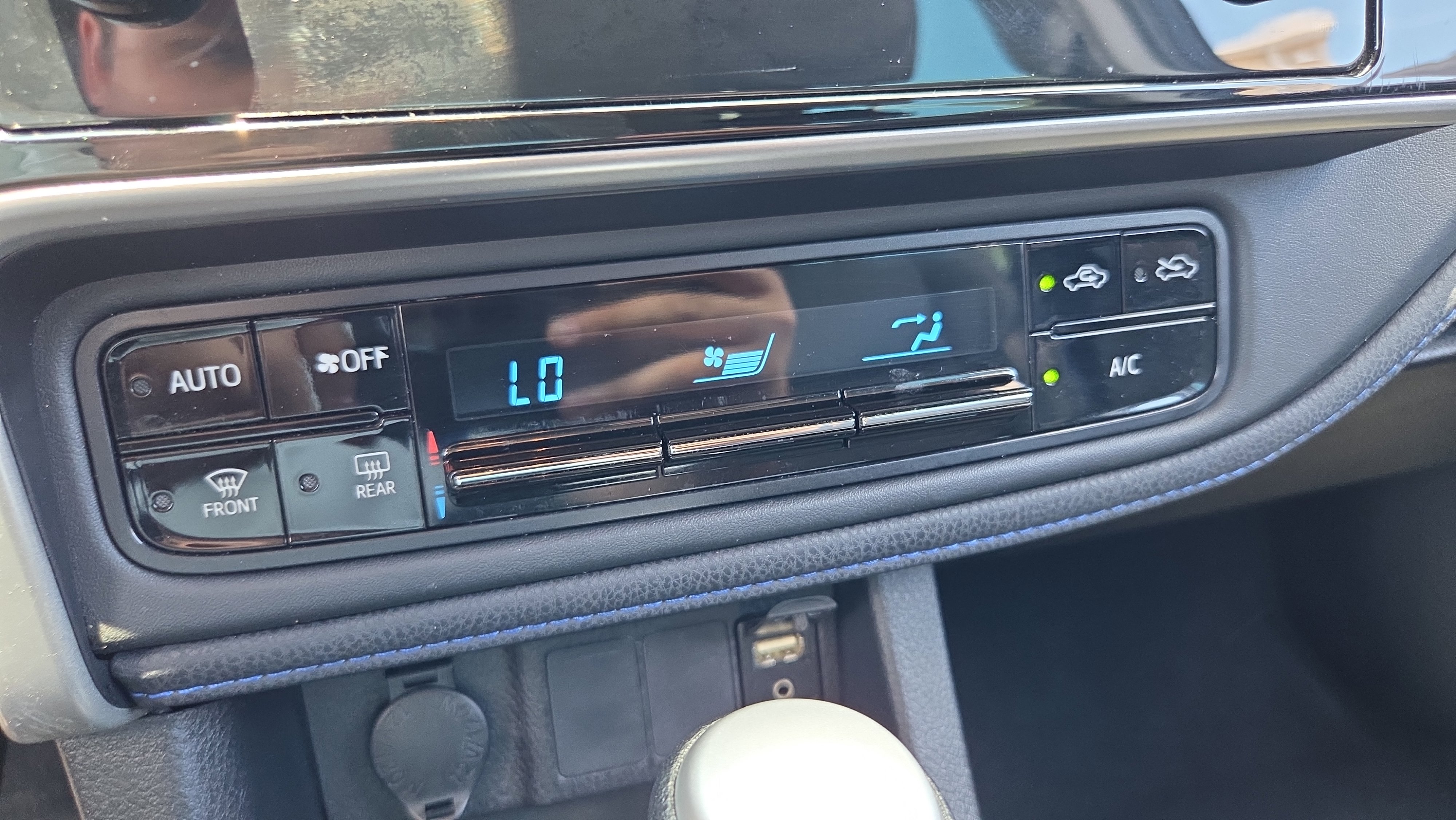 Used 2017 Toyota Corolla SE FWD image 17