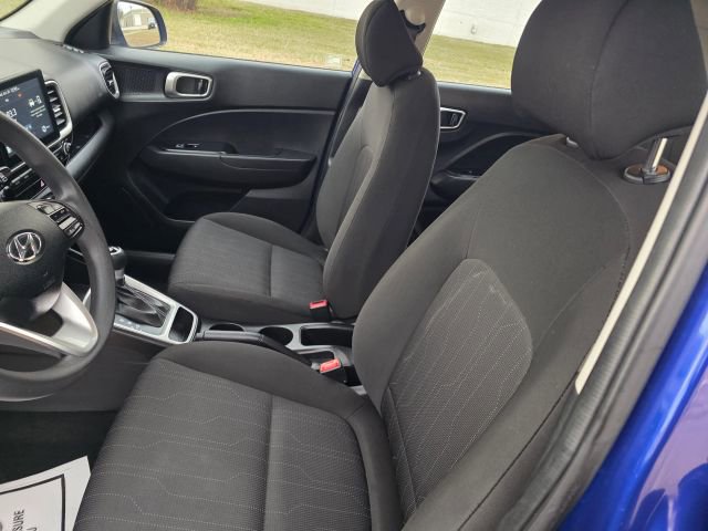 Used 2021 Hyundai Venue SE image 7