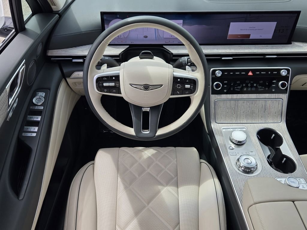 Used 2025 Genesis GV80 3.5T Prestige AWD/4WD image 13