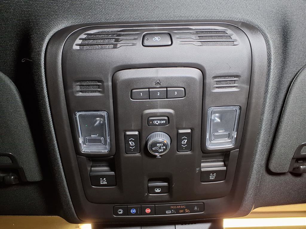 Certified 2024 Cadillac Escalade Premium Luxury w/ Performance Package image 11