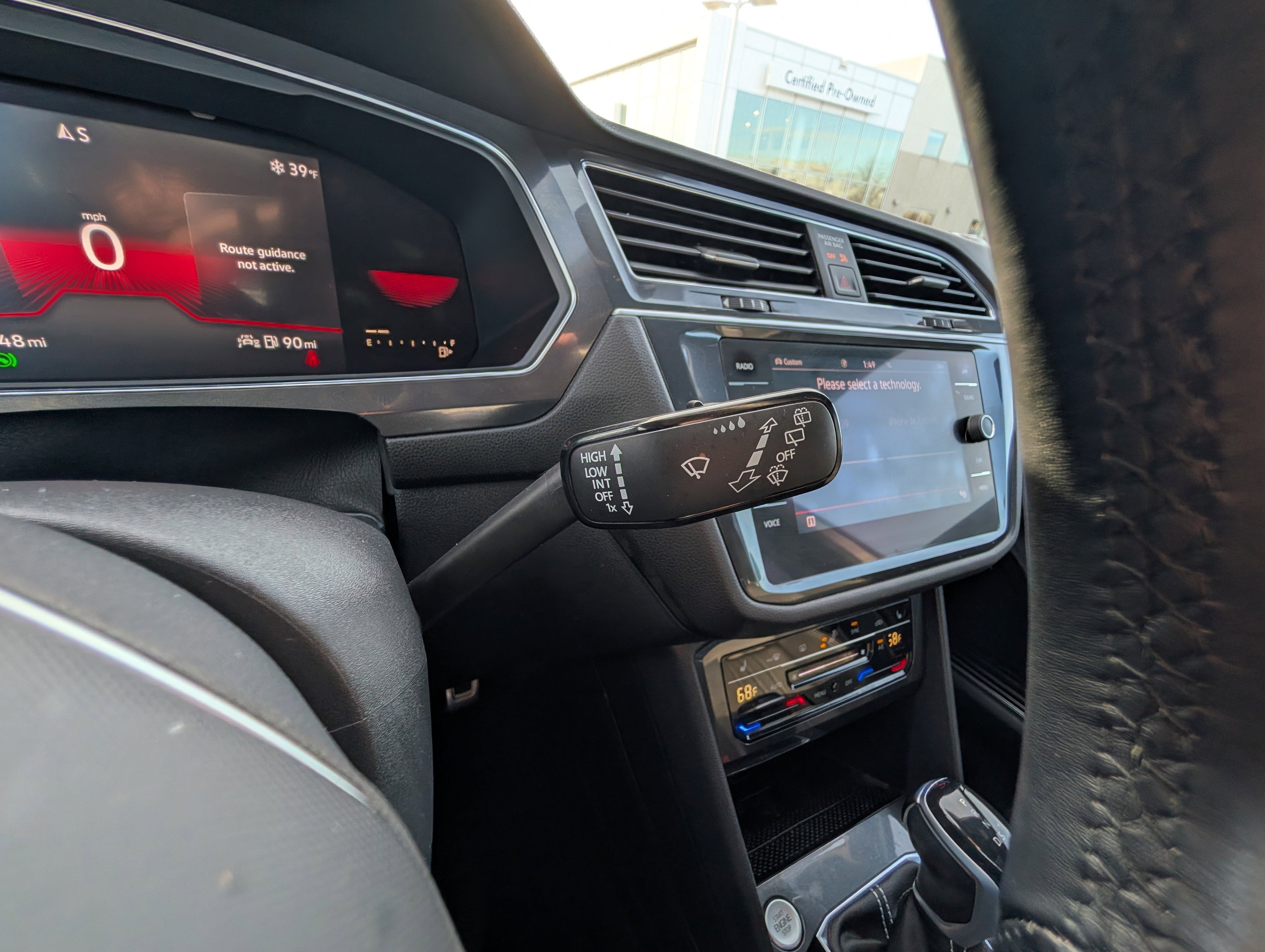 Used 2022 Volkswagen Tiguan SE R-Line image 32