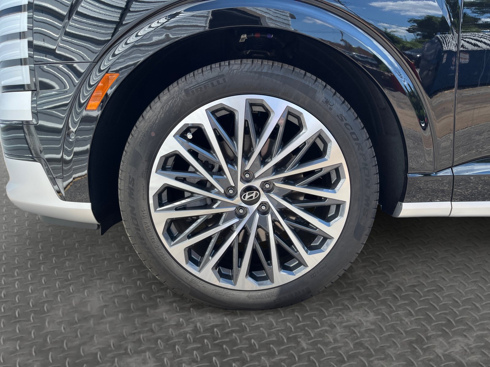 Used 2026 Hyundai Palisade Calligraphy AWD/4WD image 16