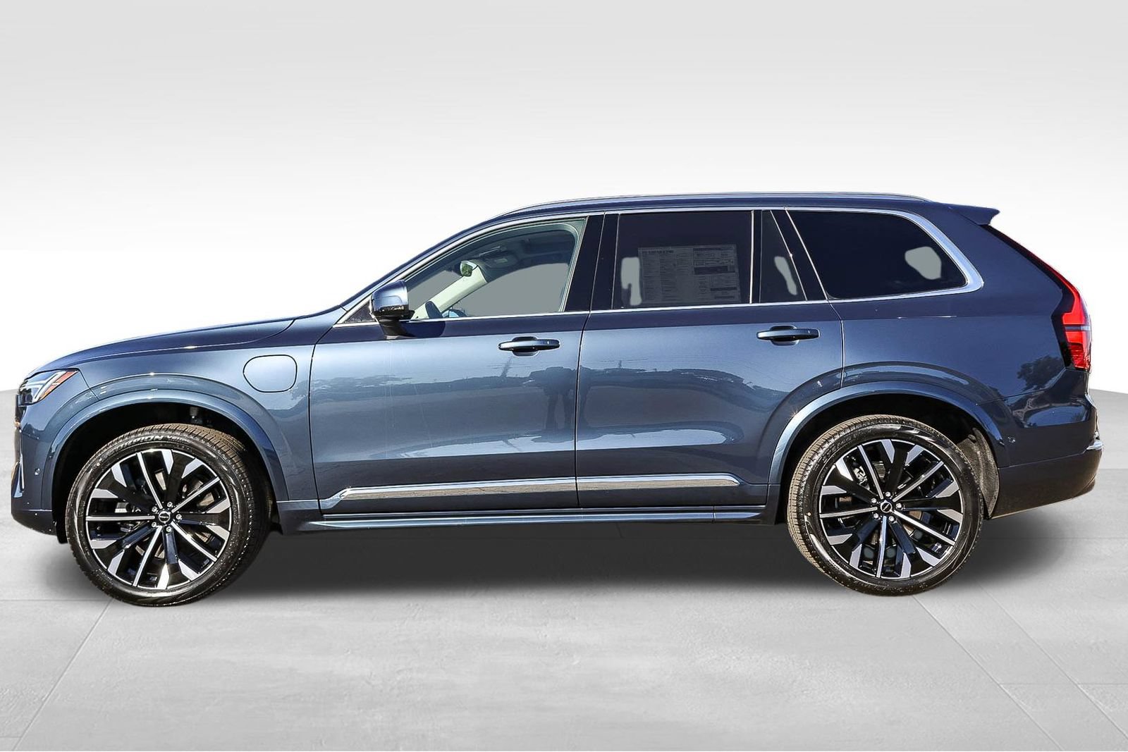 New 2026 Volvo XC90 T8 Ultra w/ Protection Package AWD/4WD image 8