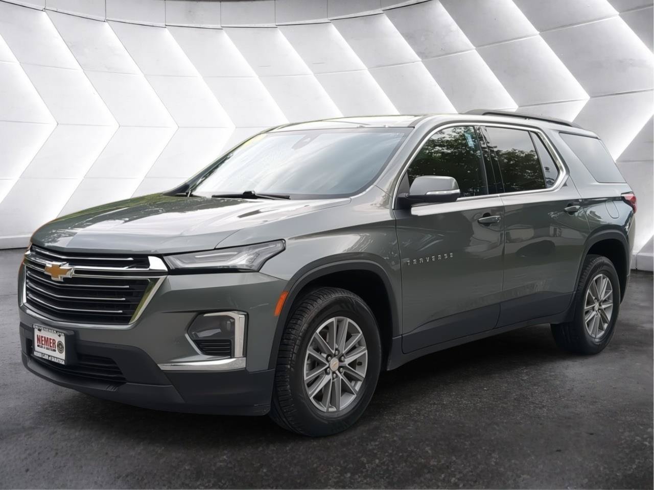 Used 2023 Chevrolet Traverse LT AWD/4WD image 7