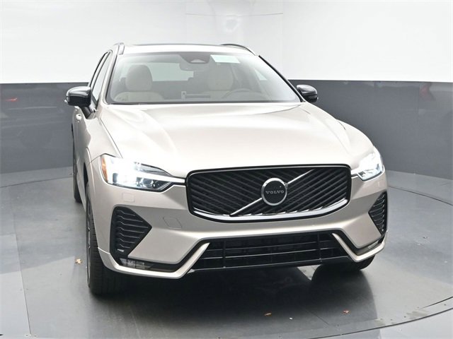 New 2026 Volvo XC60 B5 Core w/ Climate Package image 2