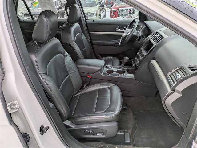 Certified 2018 Ford Explorer XLT w/ Equipment Group 202A image 25