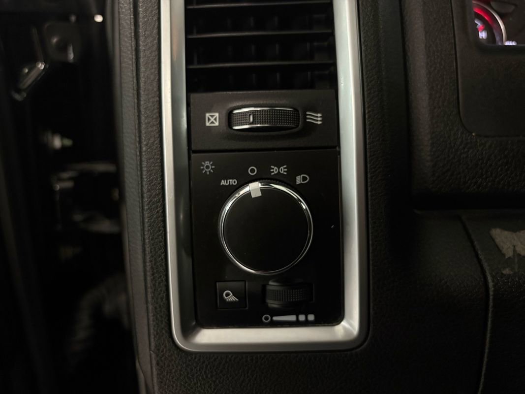 Used 2021 RAM 1500 Classic Warlock w/ Luxury Group image 28