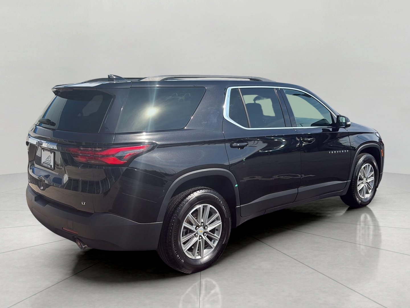 Used 2023 Chevrolet Traverse LT w/ LPO, Floor Liner Package AWD/4WD image 4