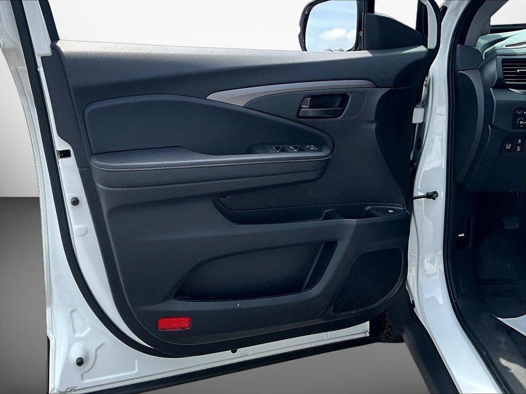 Certified 2025 Honda Ridgeline Sport+ image 20