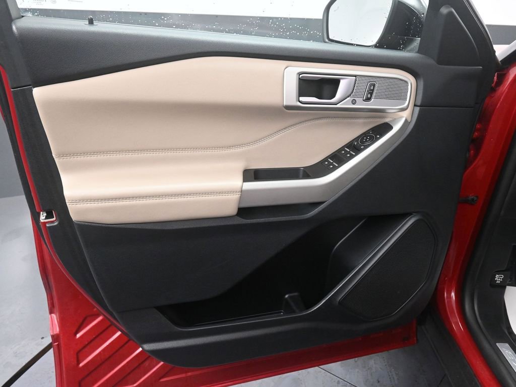 Used 2023 Ford Explorer Limited image 30