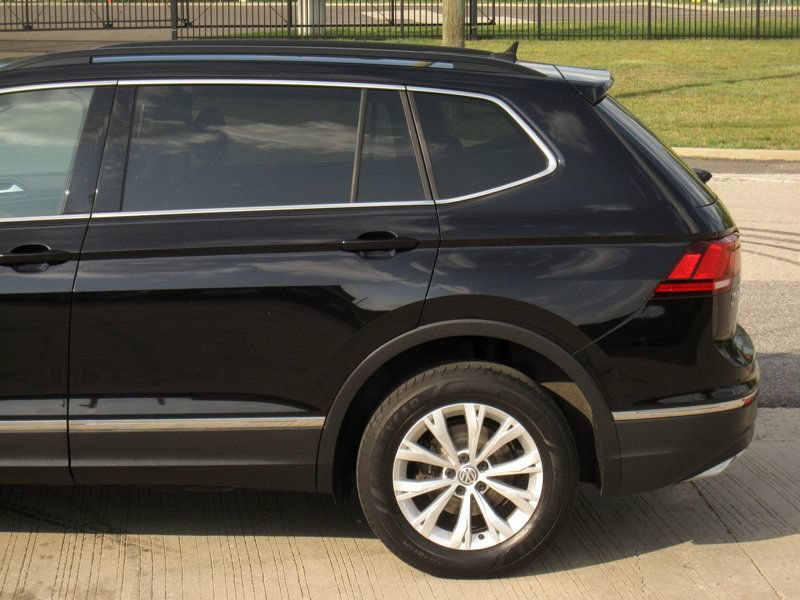 Used 2018 Volkswagen Tiguan SE w/ Panoramic Sunroof Package AWD/4WD image 8