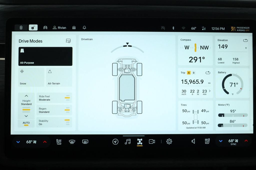 Used 2024 Rivian R1S Adventure AWD/4WD image 18