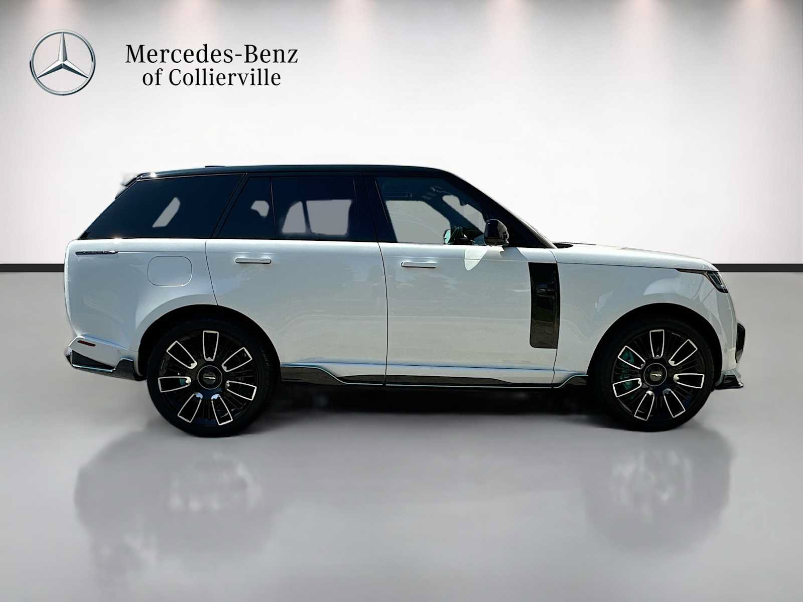 Used 2026 Land Rover Range Rover SE AWD/4WD image 4
