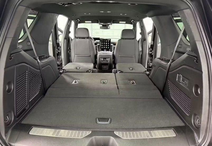 Used 2025 GMC Yukon Denali image 10