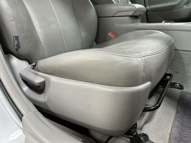 Used 2010 Toyota Camry LE FWD image 23