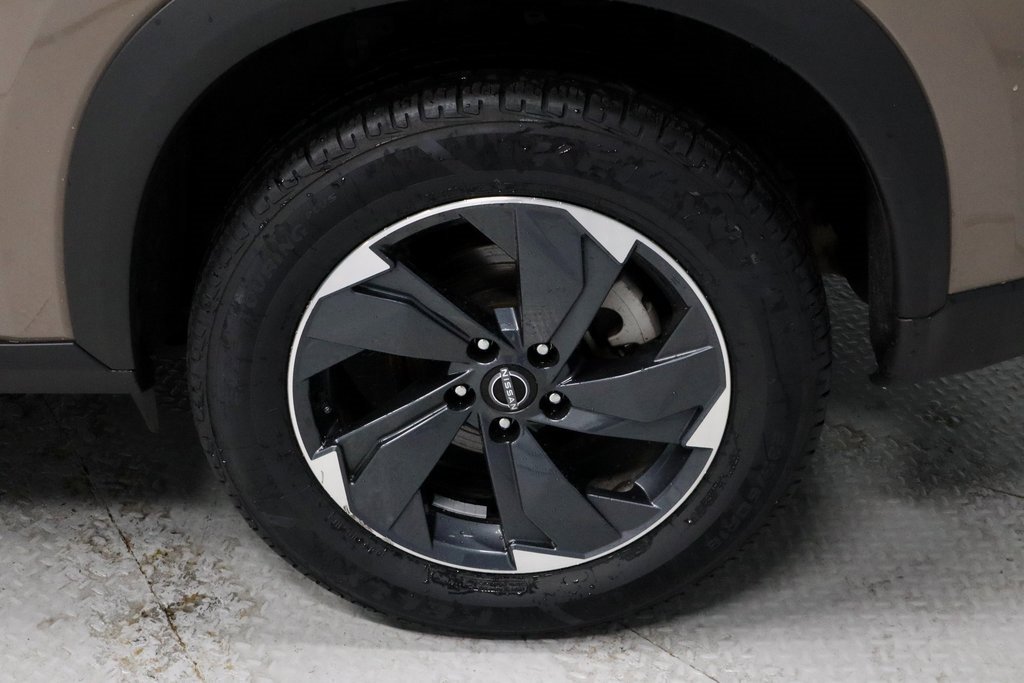 Certified 2024 Nissan Rogue SV image 20