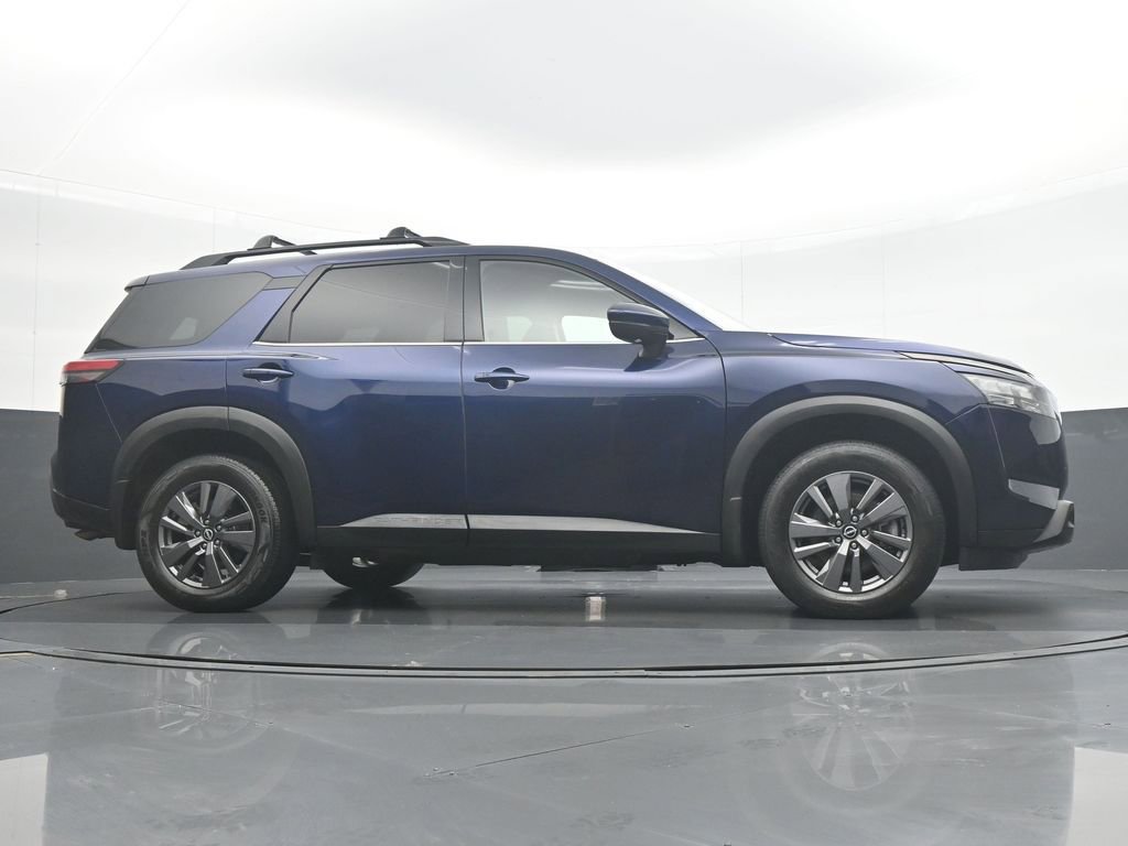 Used 2024 Nissan Pathfinder SV image 30