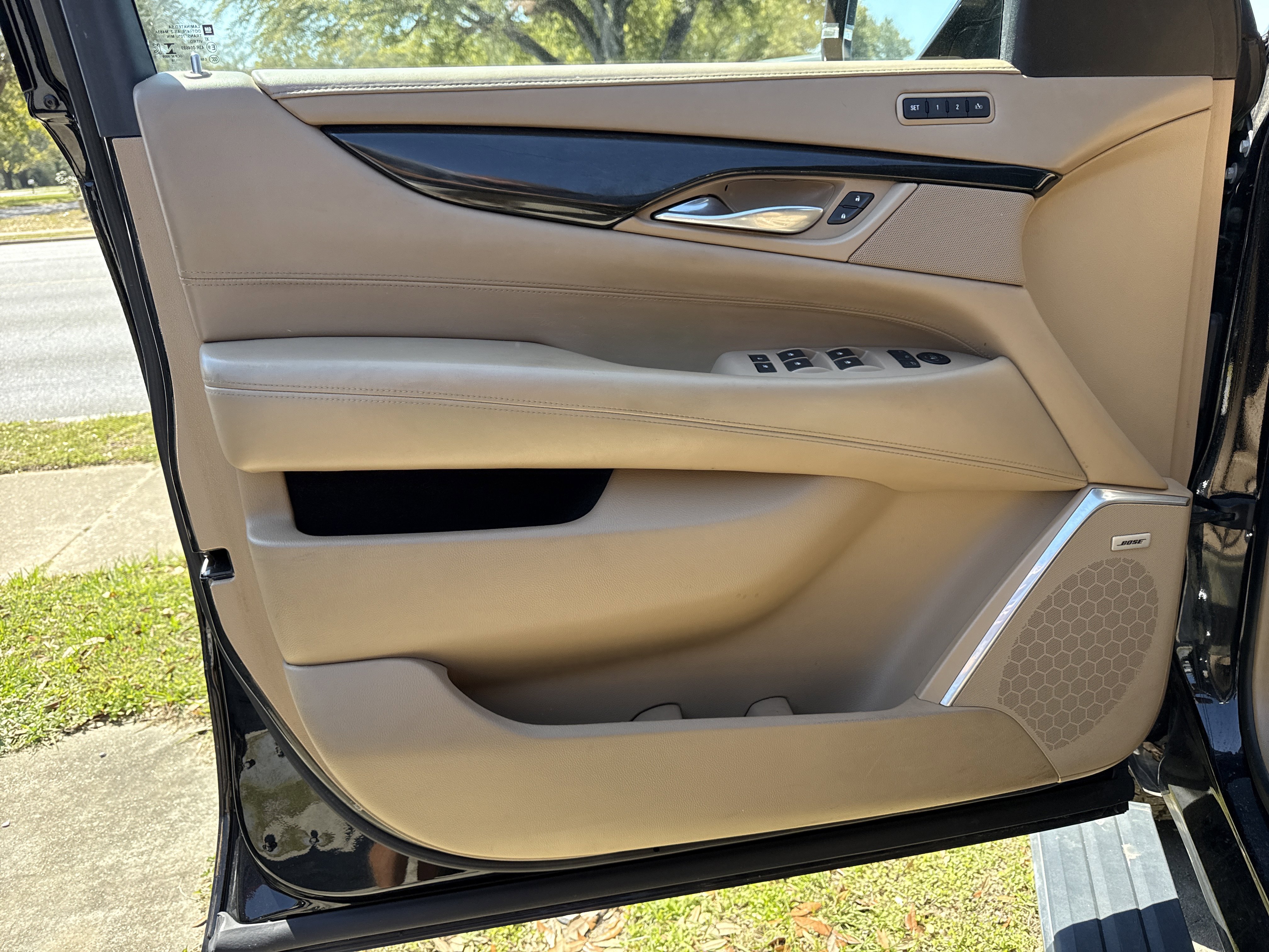 Used 2018 Cadillac Escalade ESV Platinum image 31