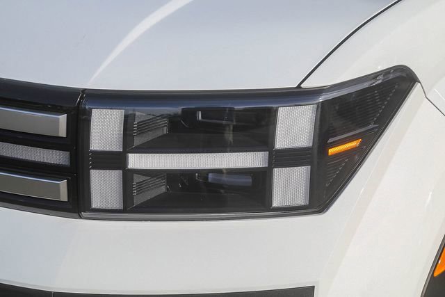Certified 2025 Hyundai Santa Fe SEL image 8