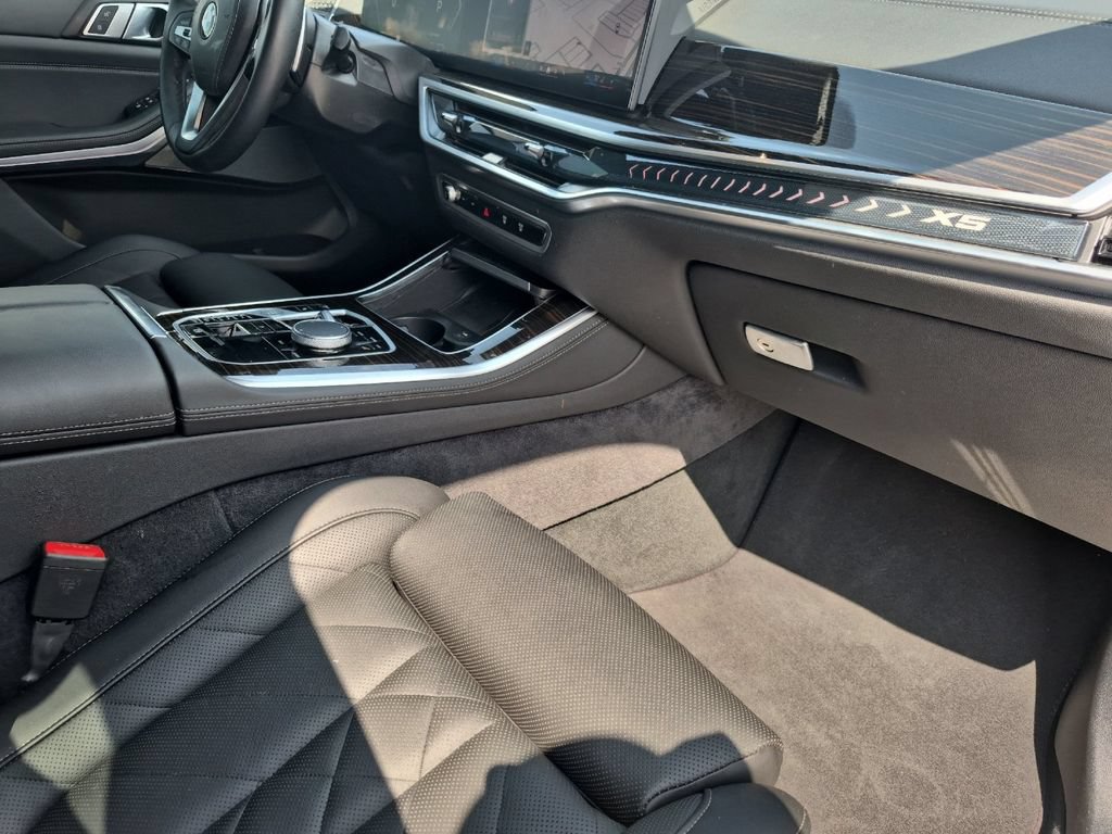Used 2026 BMW X5 xDrive40i AWD/4WD image 16