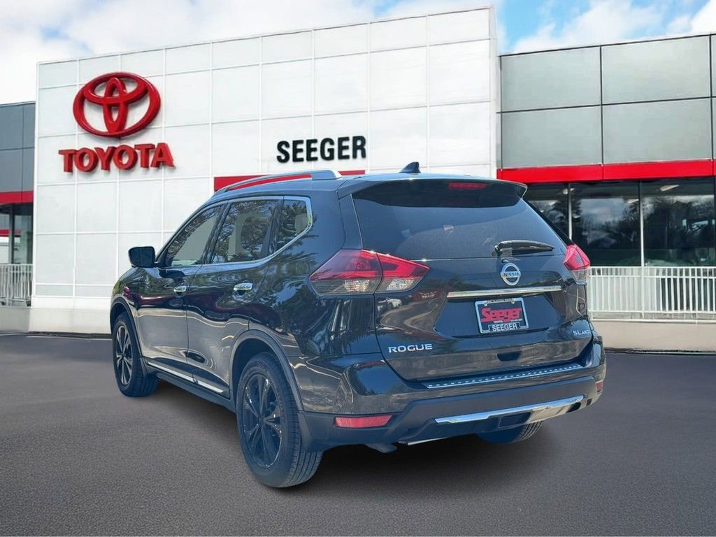 Used 2017 Nissan Rogue SL w/ SL Premium Package image 7
