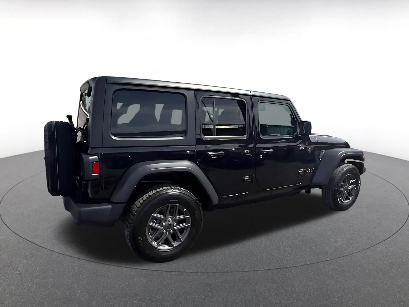 Used 2025 Jeep Wrangler Sport S image 12