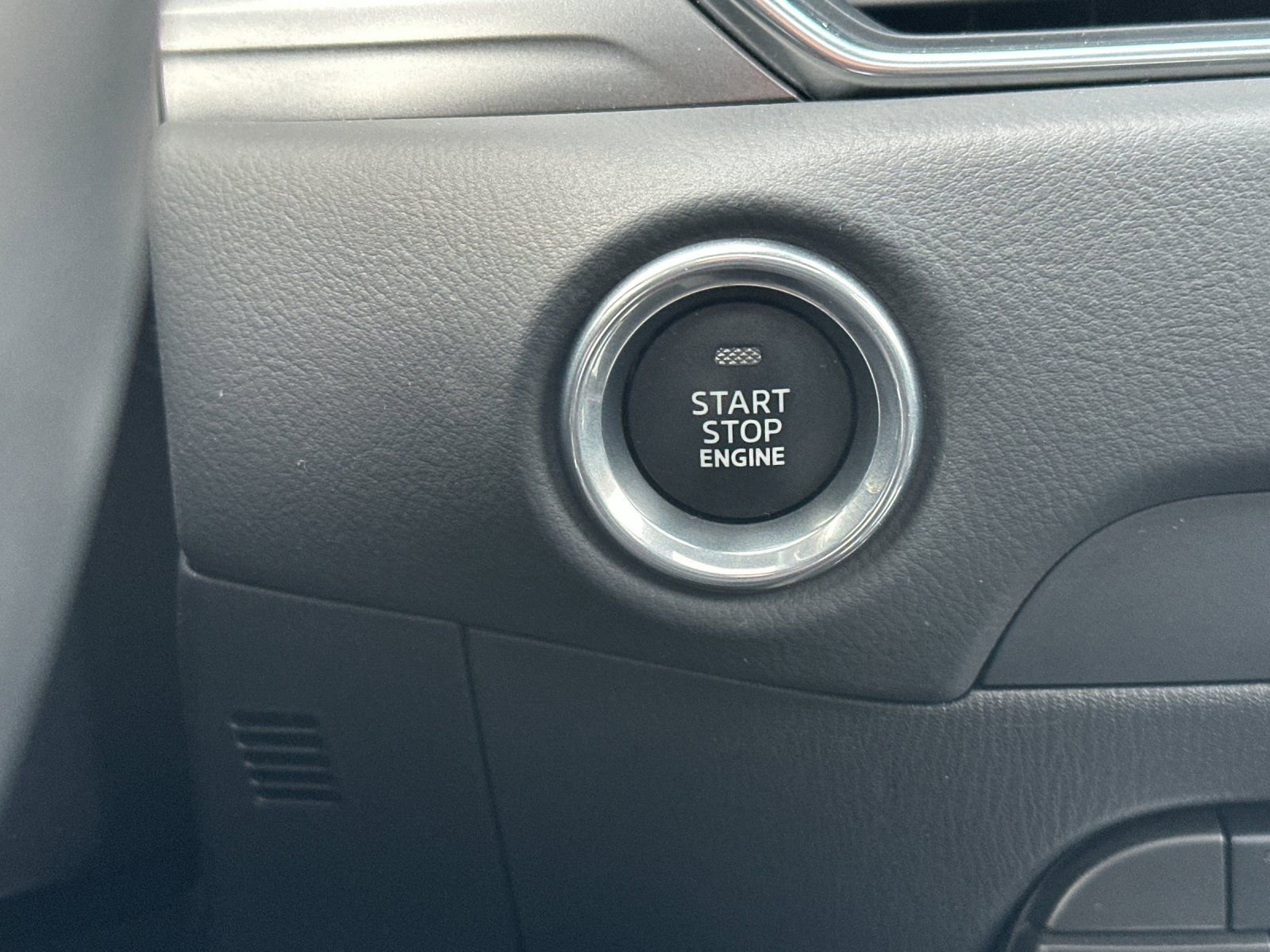 Used 2025 MAZDA CX-5 AWD 2.5 S w/ Preferred Package image 21