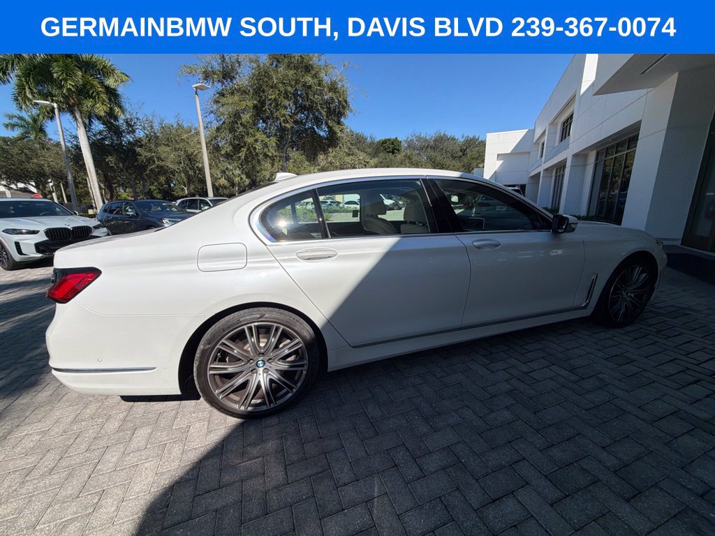 Used 2022 BMW 750i xDrive w/ Luxury Rear Seating Package AWD/4WD image 14