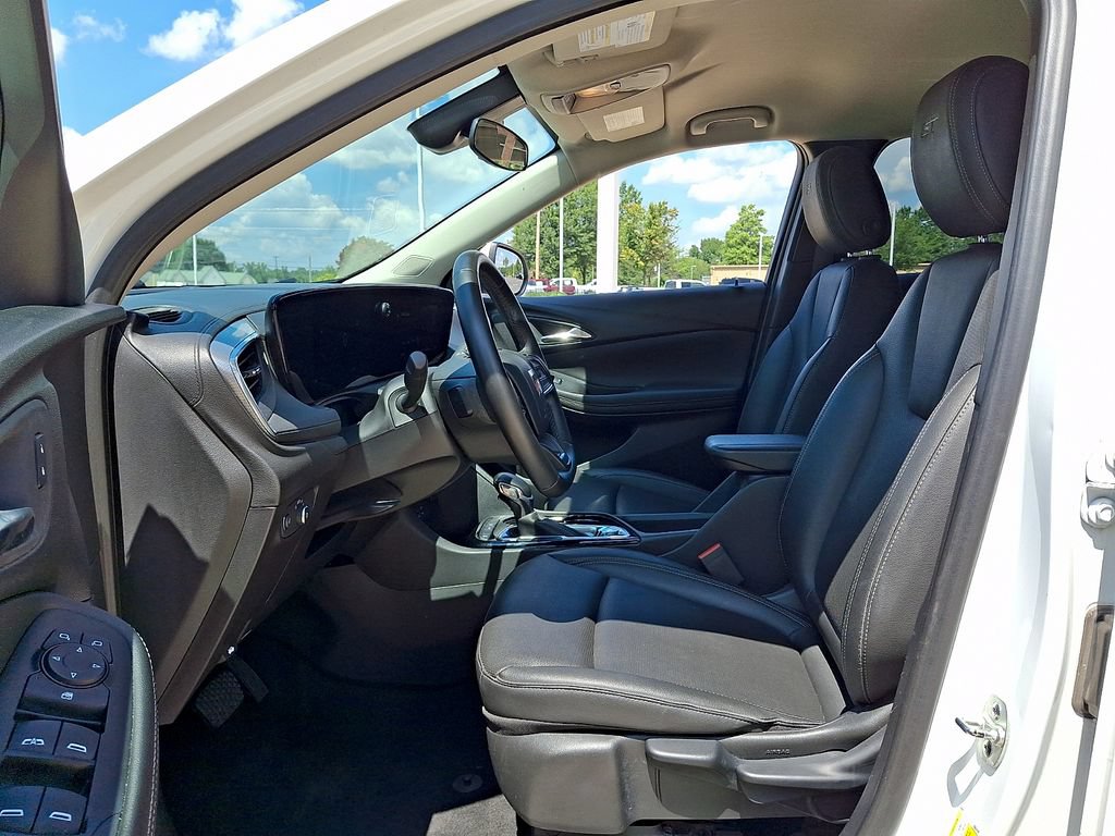 Used 2024 Buick Encore GX Sport Touring FWD image 13
